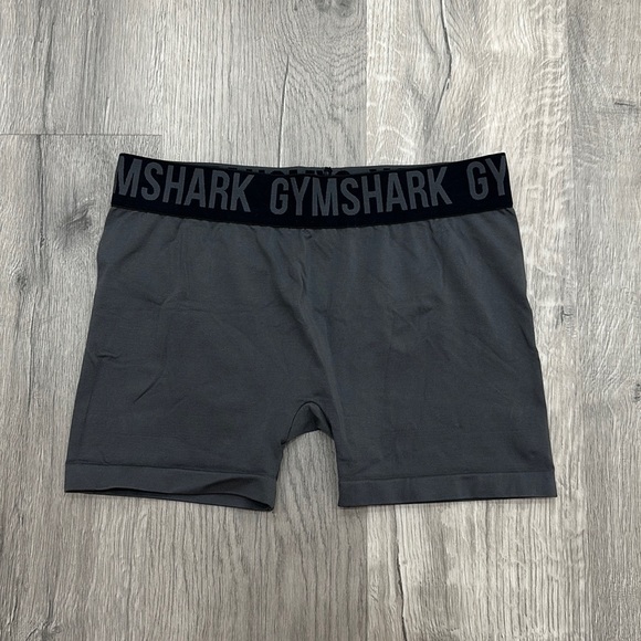 Women’s Gymshark workout shorts - Picture 2 of 4